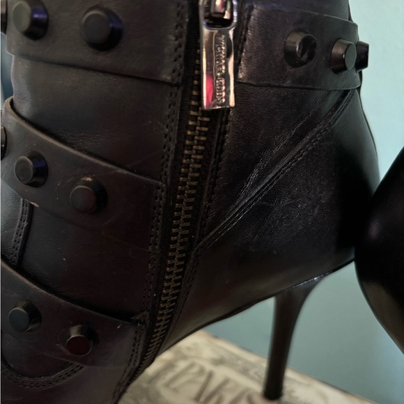 Michael Kors, black leather, size 9 - Picture 8 of 14